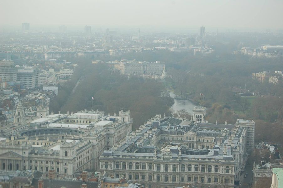 <i><b>London - 054</b></i>